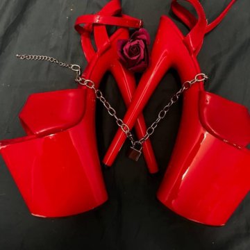 Лакированные босоножки стрипы 37-38