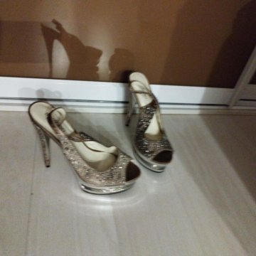 Красивая обувь для торжества,очень удобные и краси