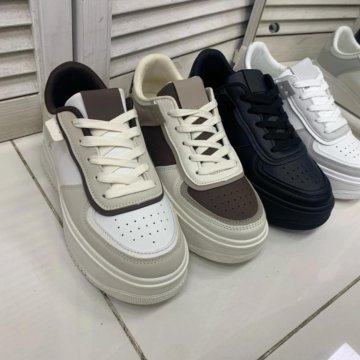 Кроссовки на толстой подошве