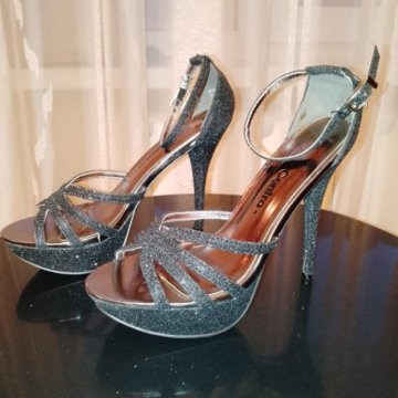 Босоножки на платформе 36р