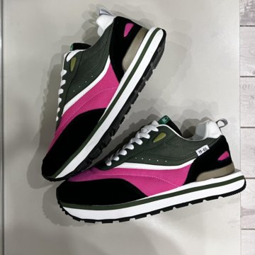 Benetton женские кроссовки новые 40 размер