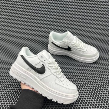 Стильные женские кроссы