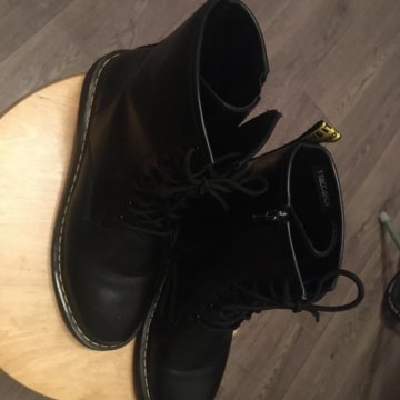 Ботинки выглядит как новые