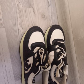 Кроссовки под шанель