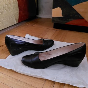 Женские туфли.