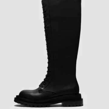 Женские высокие сапоги на шнуровке