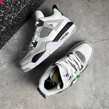 Air Jordan 4 Retro Military Black