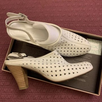 Босоножки на каблуке 39раз