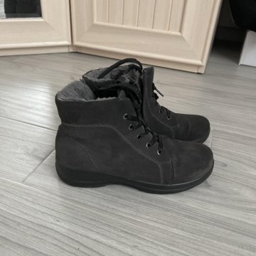 Ботинки 39 размер женские серые