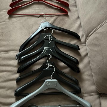 Плечики для костюмов