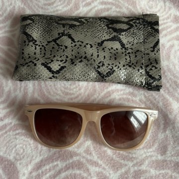 Солнцезащитные очки Stradivarius