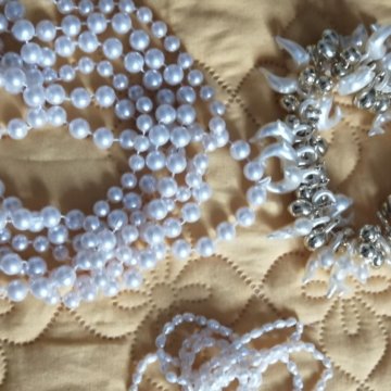 Браслет (речной жемчуг) и 3 нитки искусст. жемчуга