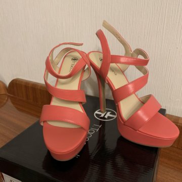 Новые босоножки