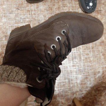 Женские вещи и обувь