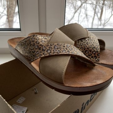 Шлепанцы(сабо).