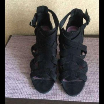 Босоножки Zara