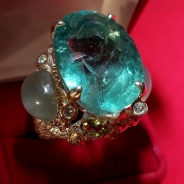 Перстень: Флюорит 27 карат природный.