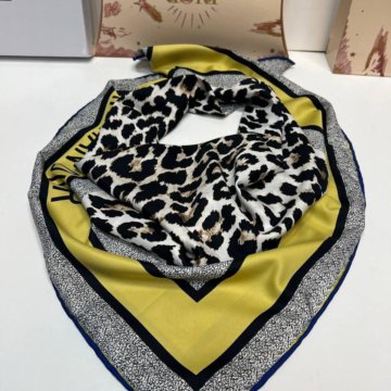 Платок Диор шелк Лео