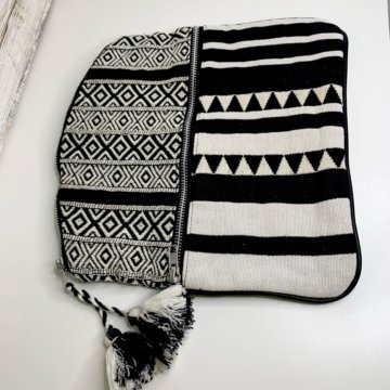 Клатч сумка на молнии черно-белая Koton