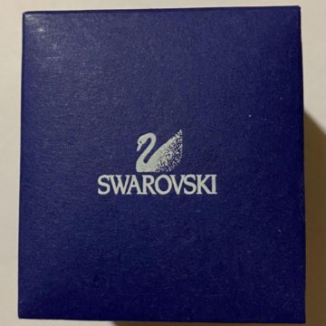 Комплект украшений Svarovski.