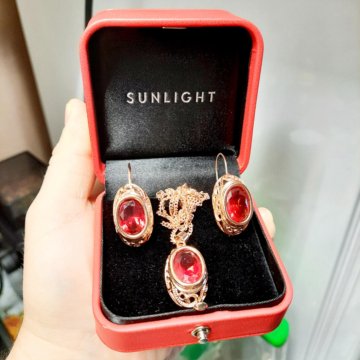 Набор бижутерии Серьги+подвеска.