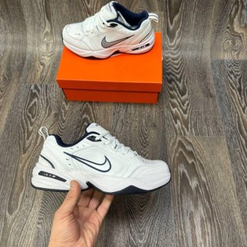 Nike Air Monarch