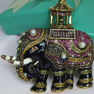 Брошь слон новая