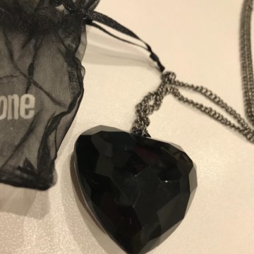 Кулон чёрное сердце Sinequanone