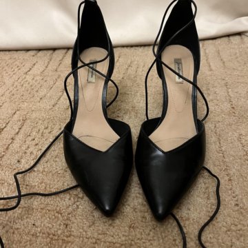 Туфли лодочки с завязками 37