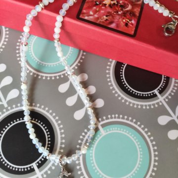 Чокер из лунного камня