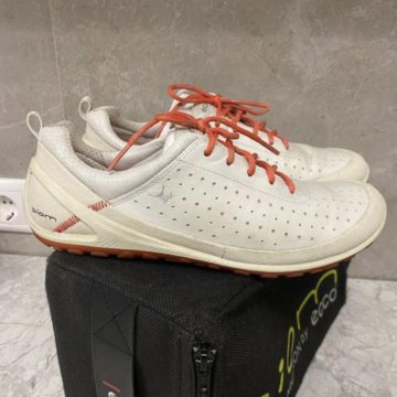 Кроссовки ecco