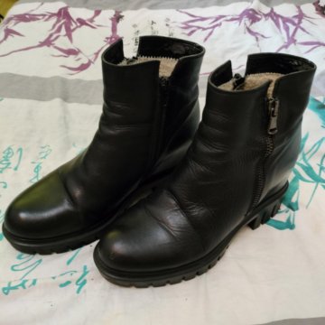 Женские ботинки