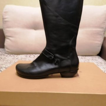 Сапоги женские Roda