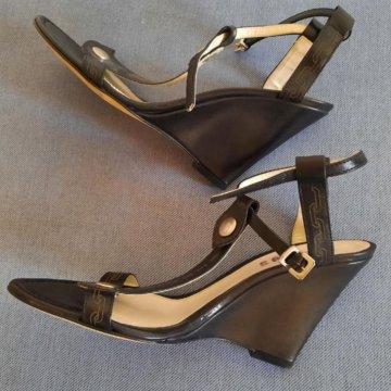 Босоножки Versus Versace