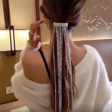 Модная заколка для волос