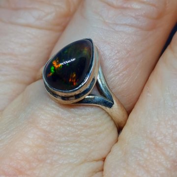 Кольцо серебряное с опалом