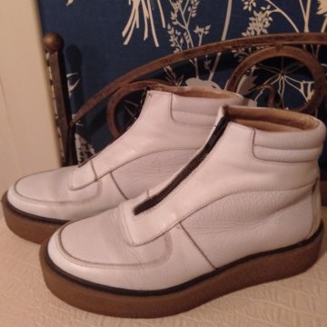 КОЖАНЫЕ БОТИНКИ.