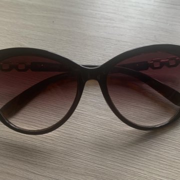 Очки солнцезащитные