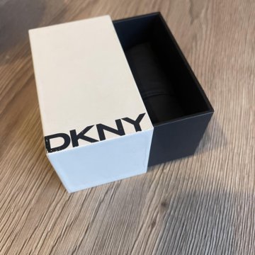 Коробка для часов DKNY
