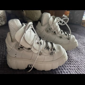 Ботинки на Весну, Лето