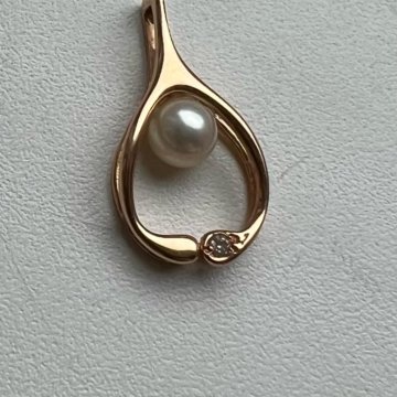 Кулон золотой