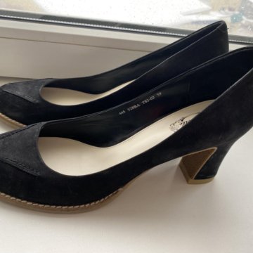 Замшевые туфли 39,5