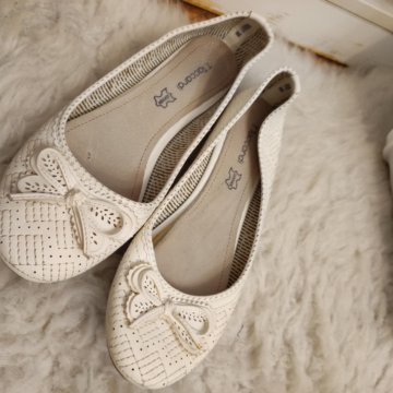 Белые женские балетки