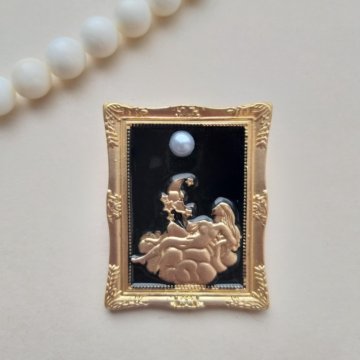 Брошь картина девушка в ночи