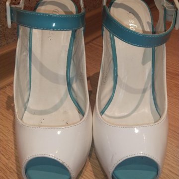 Босоножки 38