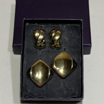 Стильные серьги.