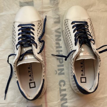 Кроссовки женские итальянской фирмы D.A.T.E