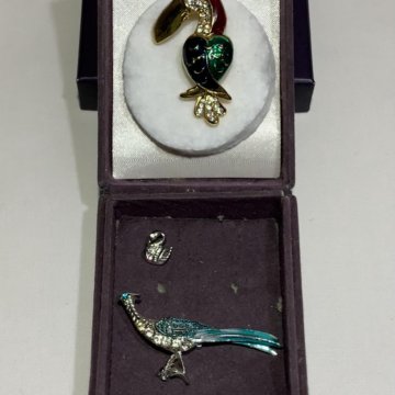 Броши-птички.