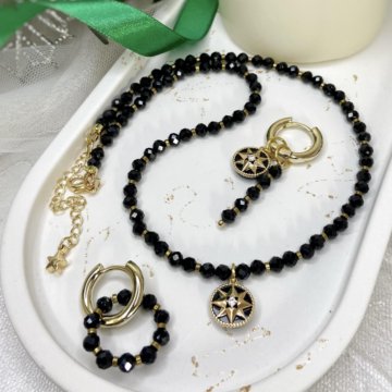 Украшение из черной шпинели