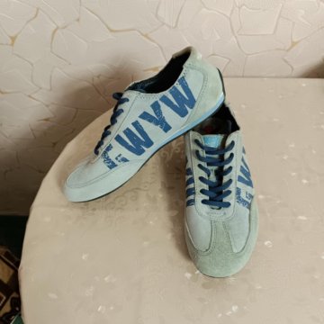 Кроссовки р 39